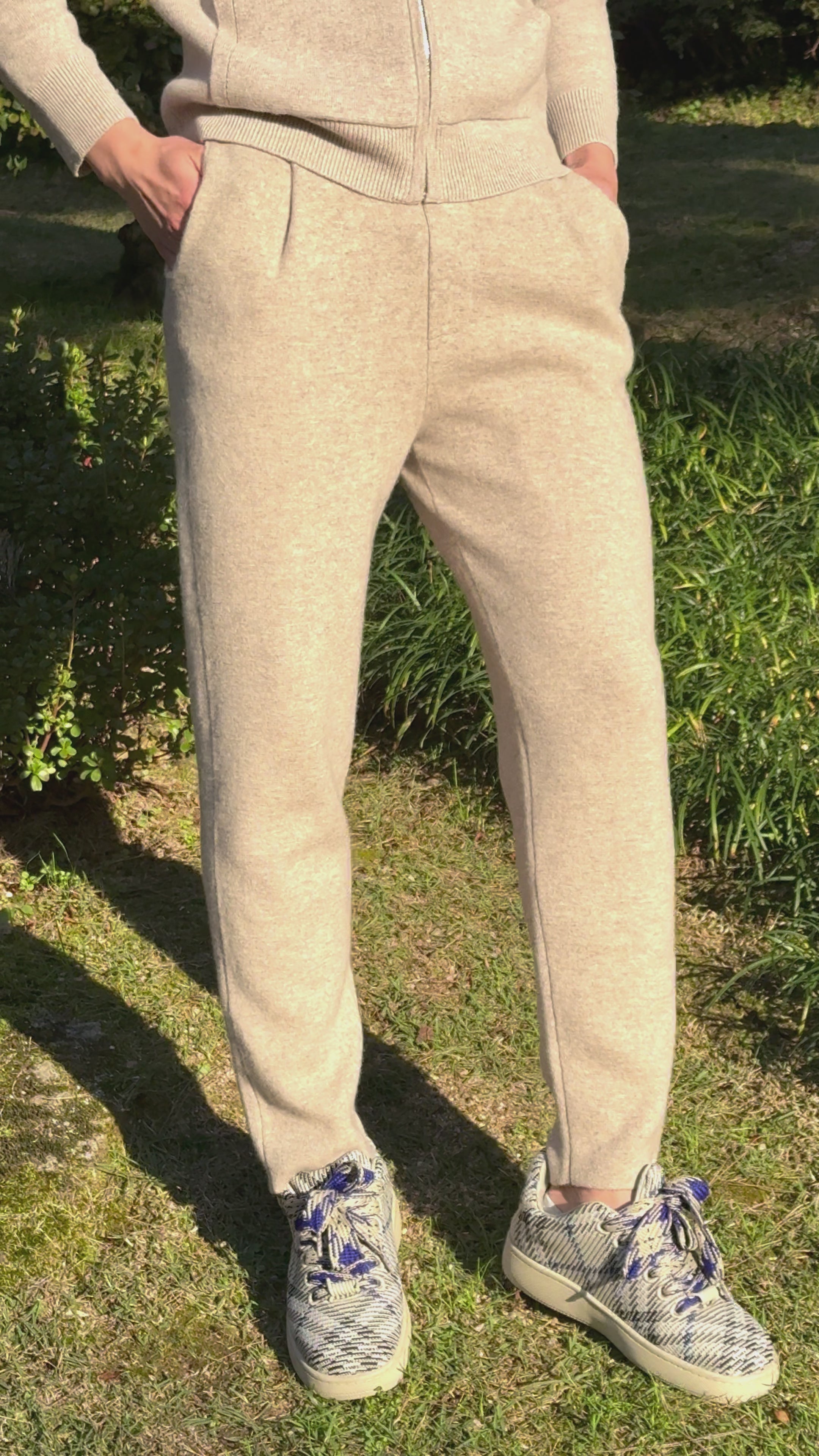 Load video: 순수 캐시미어 울 블랜드 핀턱 팬츠