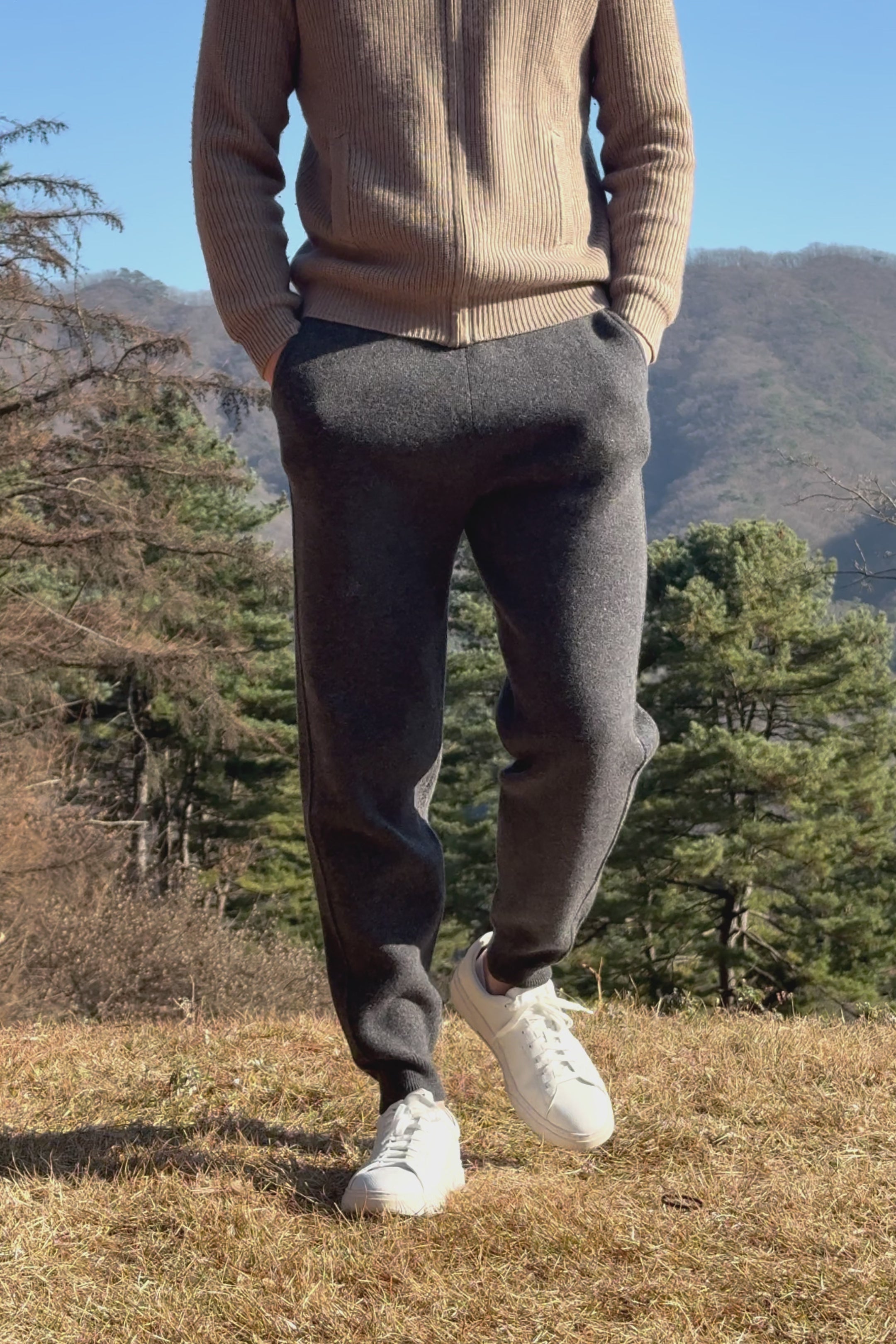 Load video: 순수 메리노 울 베이직 조거 팬츠